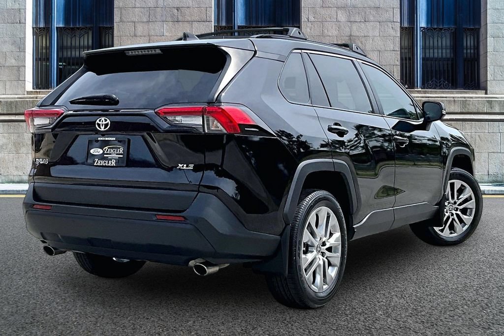Used 2023 Toyota RAV4 XLE Premium FWD image 11
