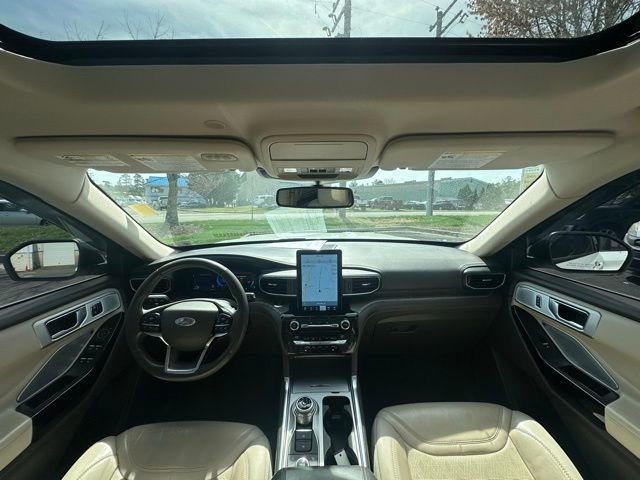 Used 2021 Ford Explorer Platinum w/ Equipment Group 601A image 4