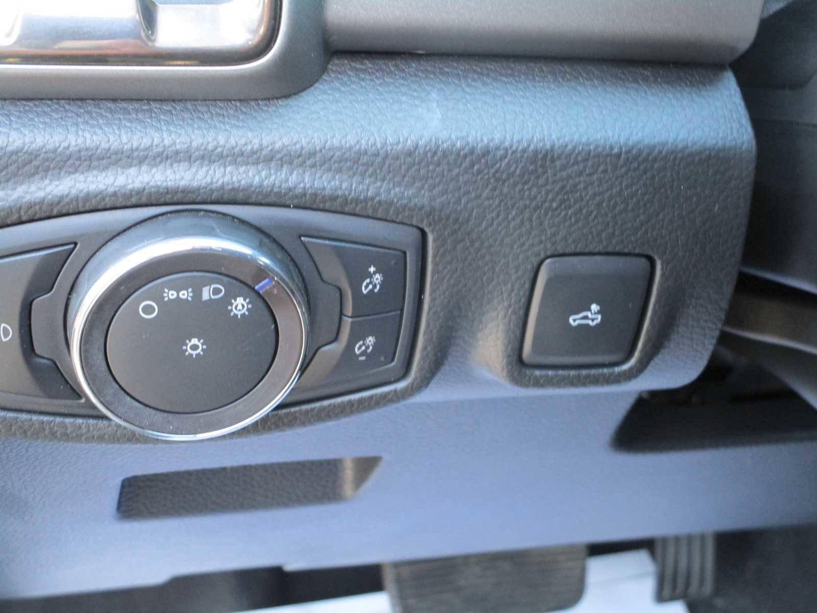 Used 2019 Ford Ranger XLT w/ Equipment Group 302A Luxury image 17