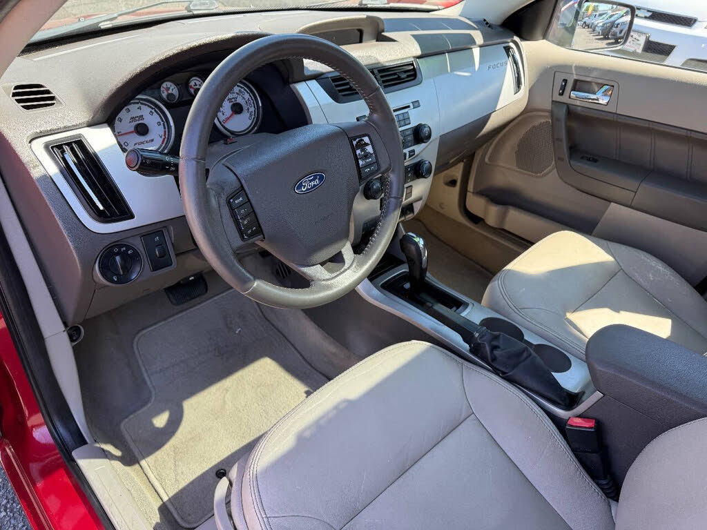 Used 2009 Ford Focus SEL image 11