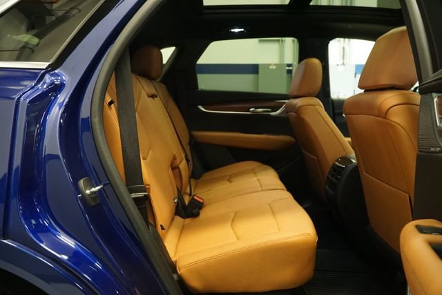 Used 2023 Cadillac XT5 Premium Luxury w/ Technology Package AWD/4WD image 16