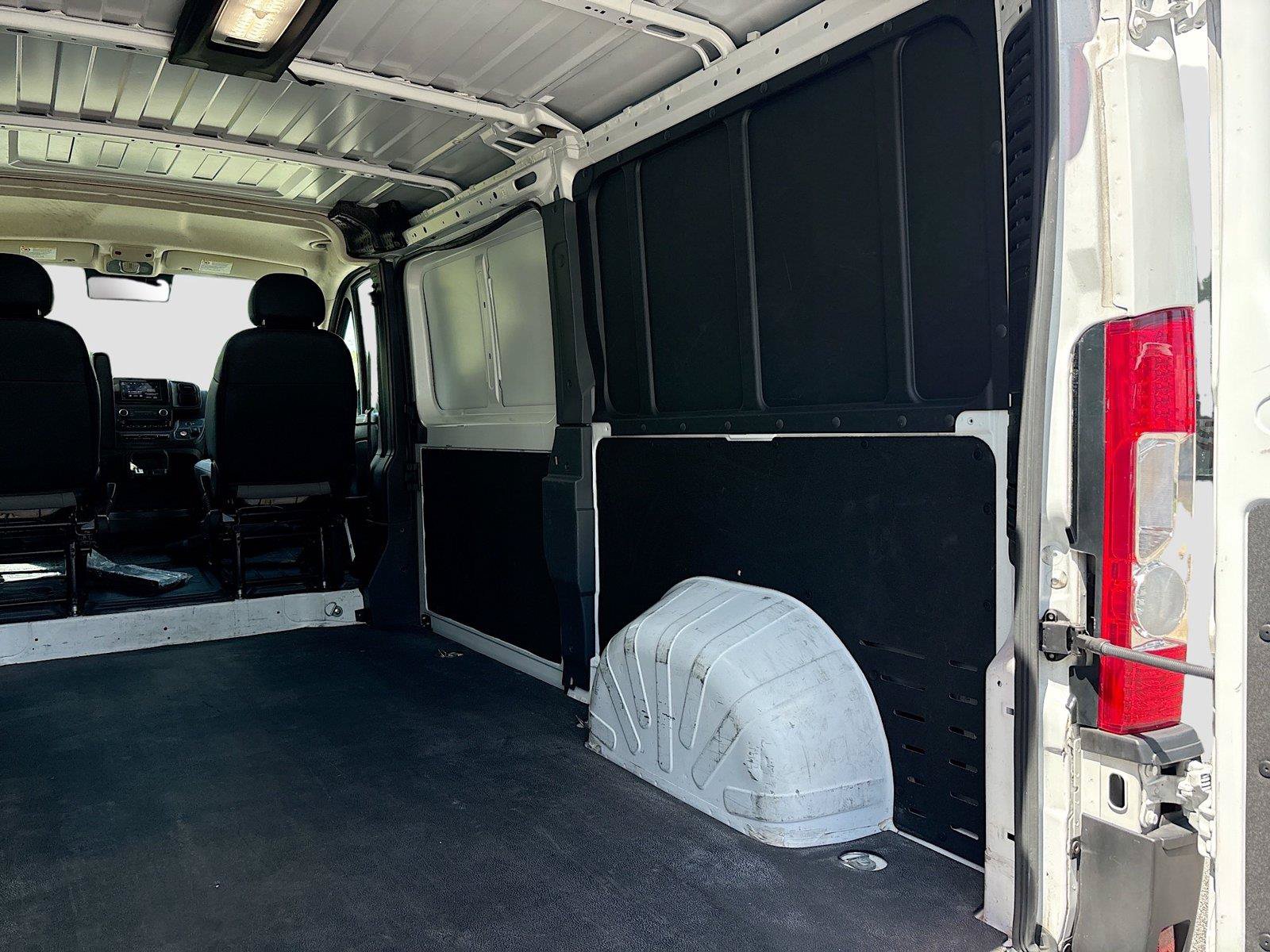 Used 2025 RAM ProMaster 2500 w/ Convenience Group FWD image 17