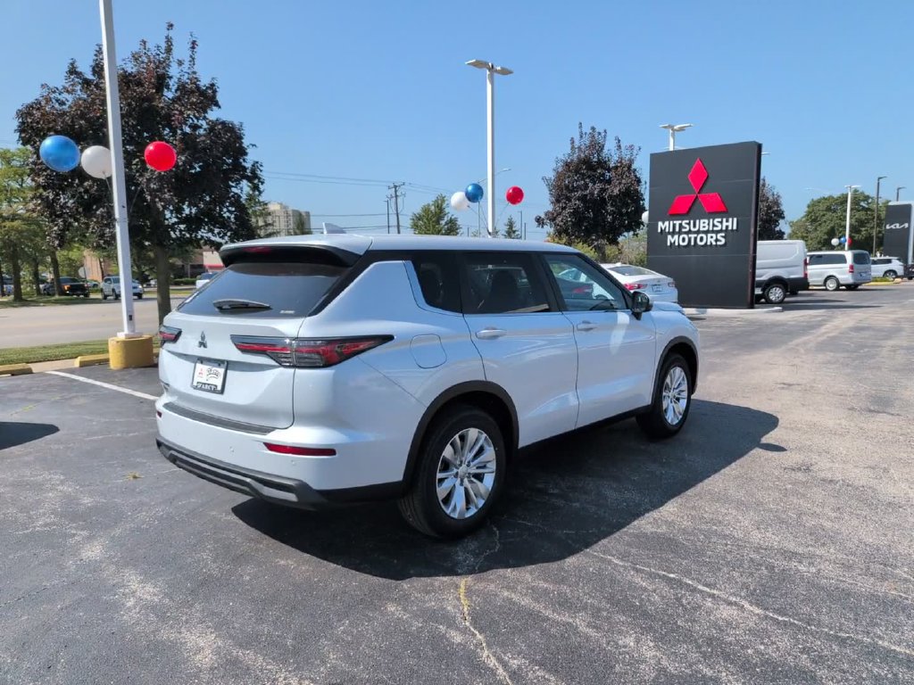 New 2026 Mitsubishi Outlander ES AWD/4WD image 6