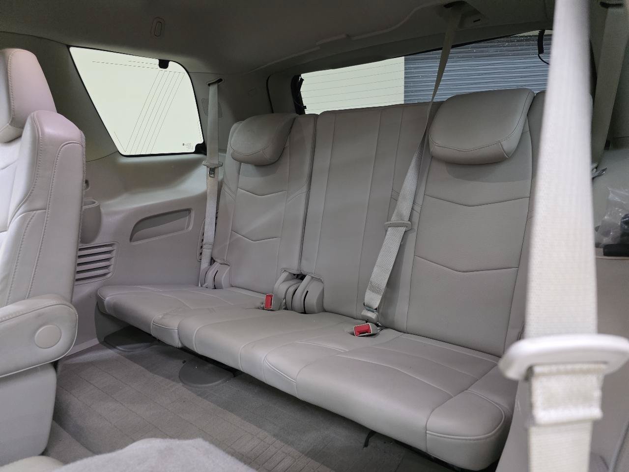 Used 2017 Cadillac Escalade Premium Luxury AWD/4WD image 28