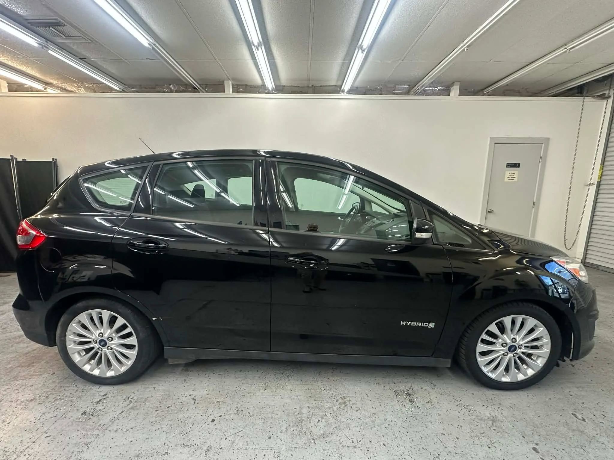 Used 2018 Ford C-MAX SE w/ Interior Protection Package image 37