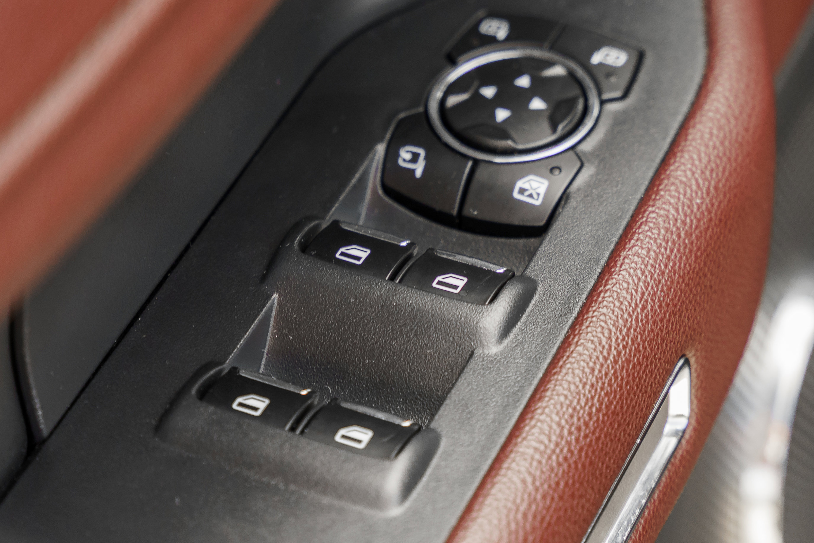 Used 2024 Ford Expedition Limited image 23