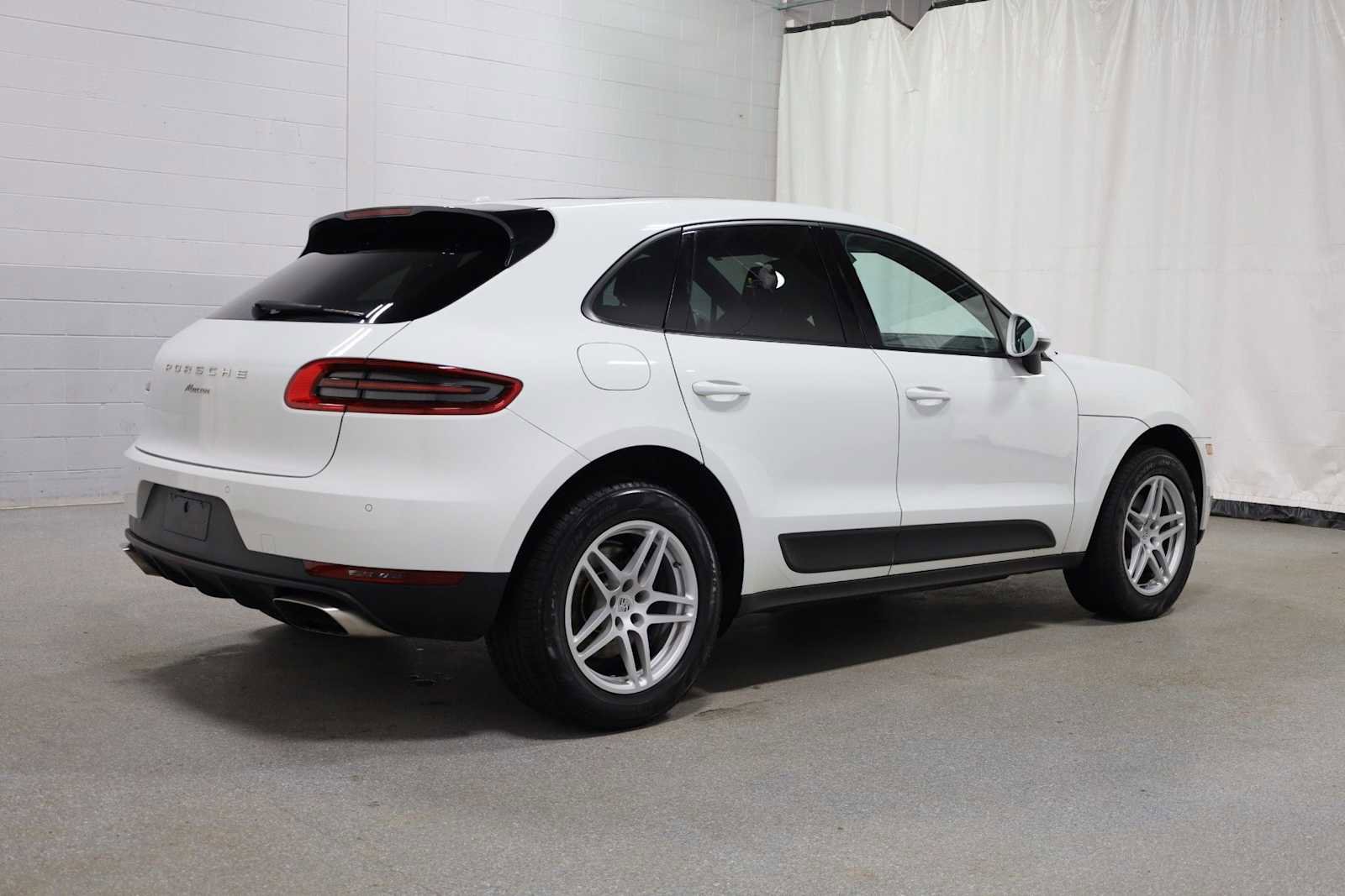 Used 2017 Porsche Macan image 9