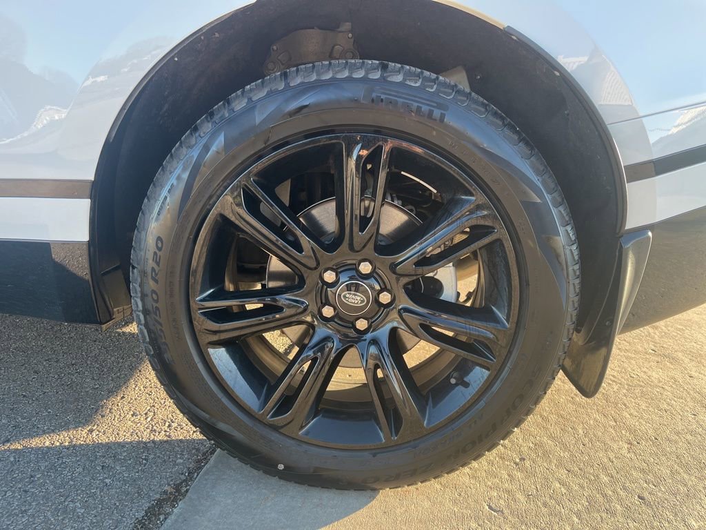 Used 2023 Land Rover Range Rover Velar R-Dynamic S image 16