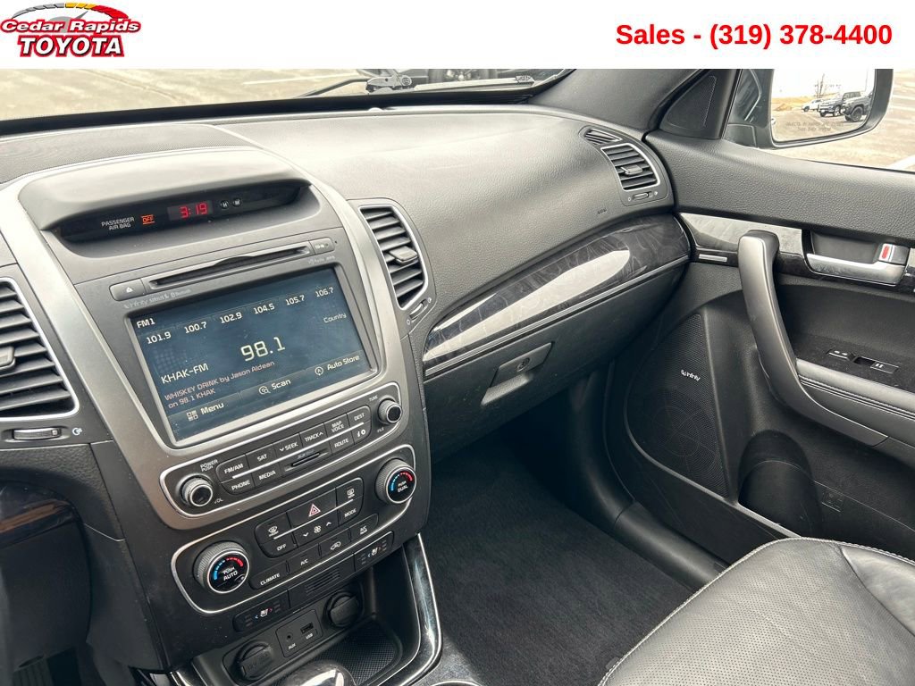 Used 2015 Kia Sorento SX image 15