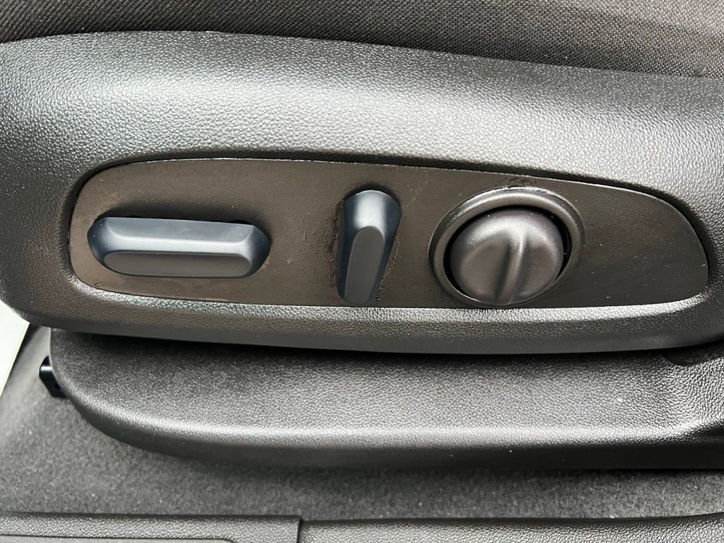 Used 2023 GMC Acadia SLE w/ Driver Convenience Package image 28