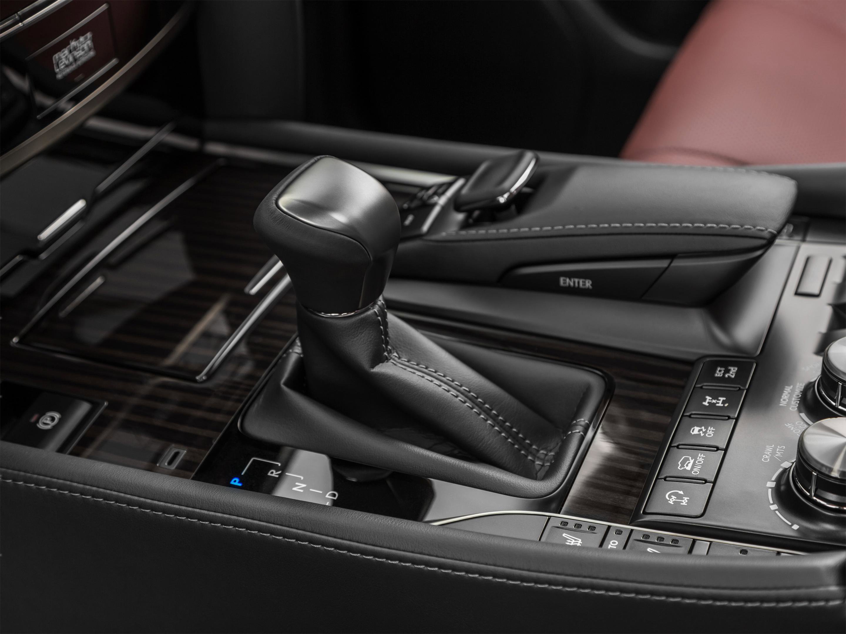 Used 2021 Lexus LX 570 4WD w/ Luxury Package image 28