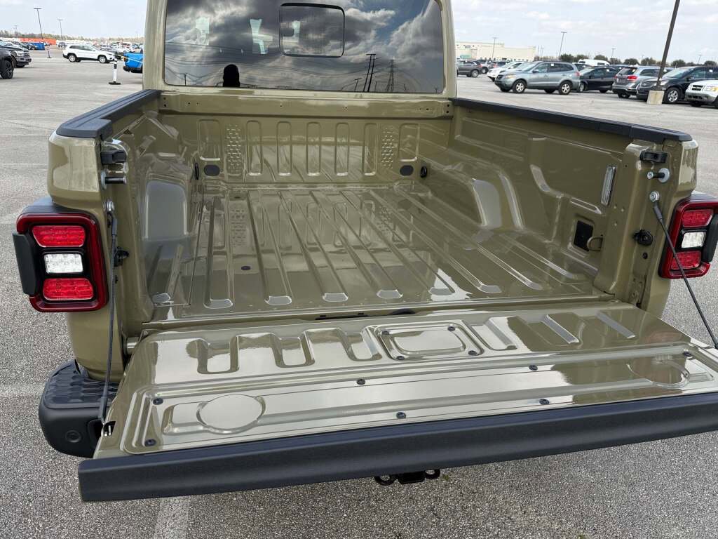 New 2026 Jeep Gladiator Mojave image 19