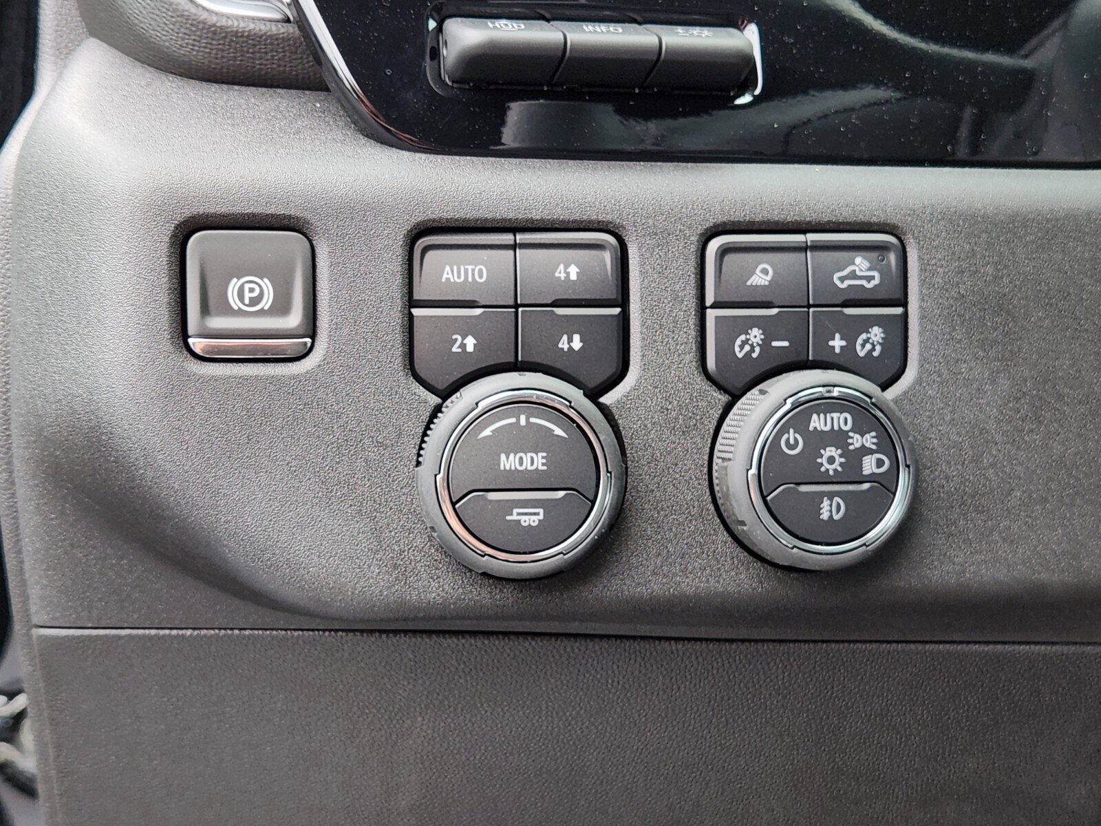 New 2025 Chevrolet Silverado 2500 High Country w/ Technology Package image 17