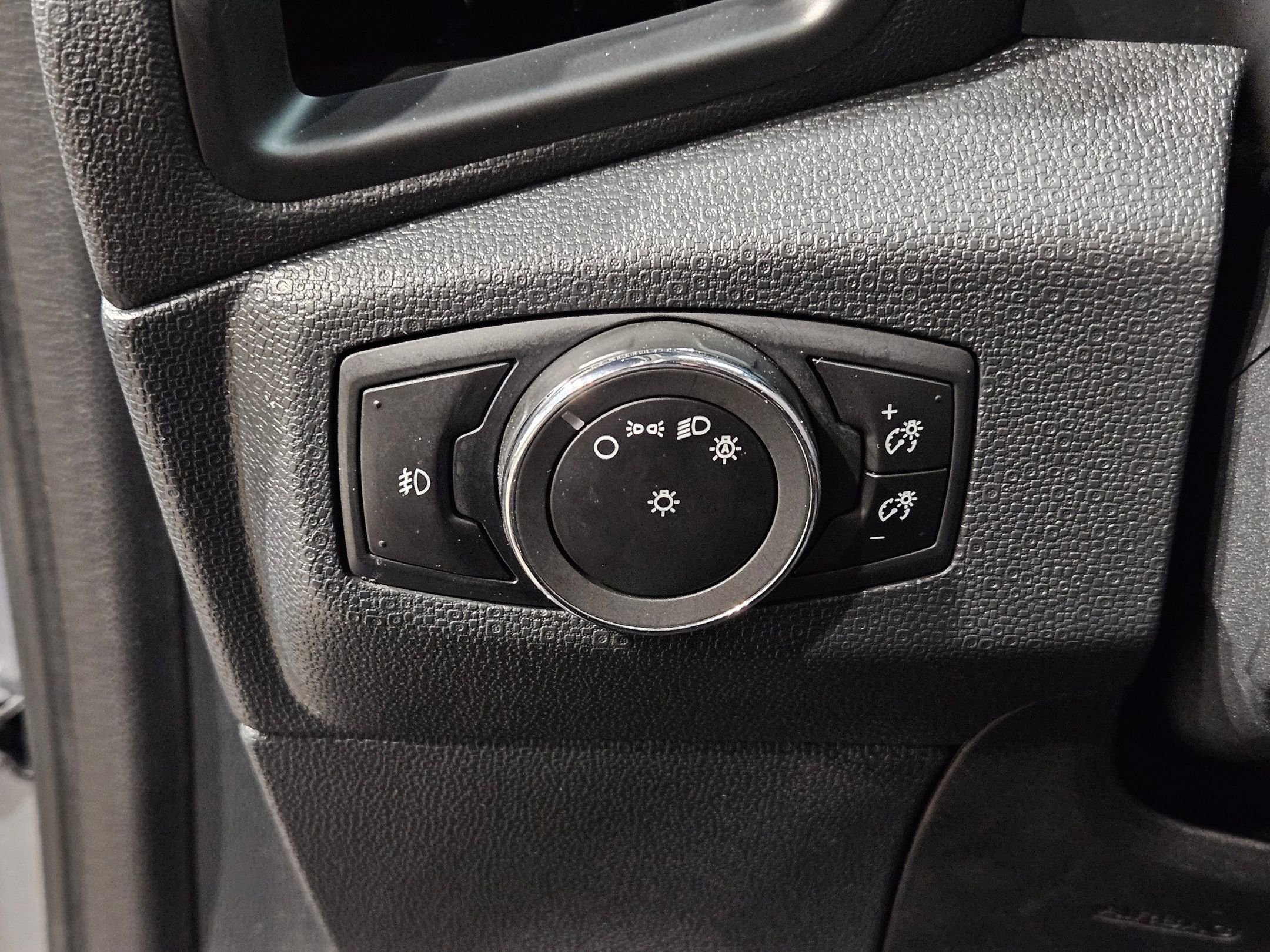 Used 2018 Ford EcoSport SES image 26