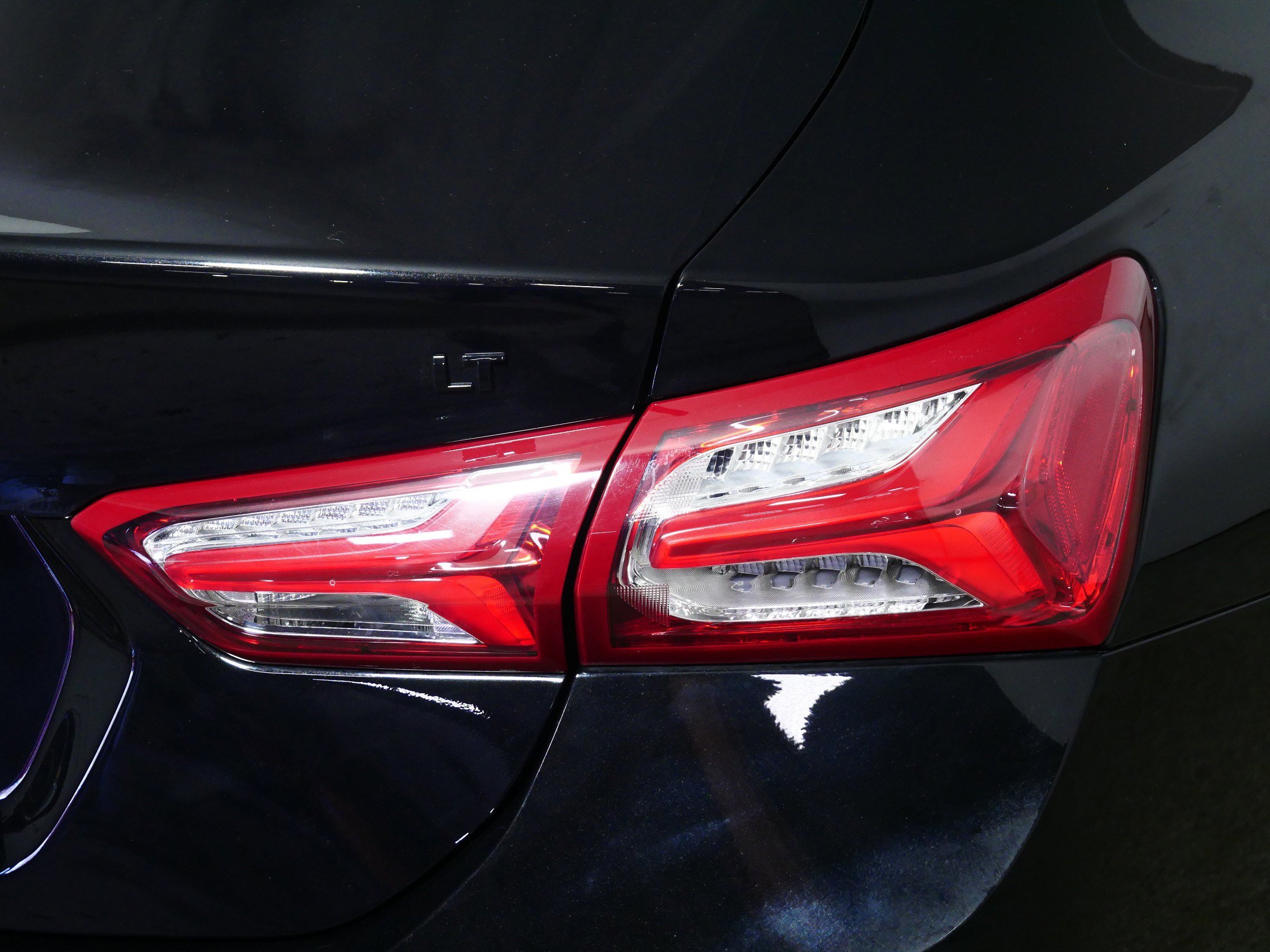 Used 2024 Chevrolet Malibu LT w/ Midnight Edition image 17