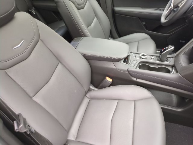 Used 2026 Cadillac XT5 Premium Luxury w/ LPO, Floor Liner Package AWD/4WD image 27