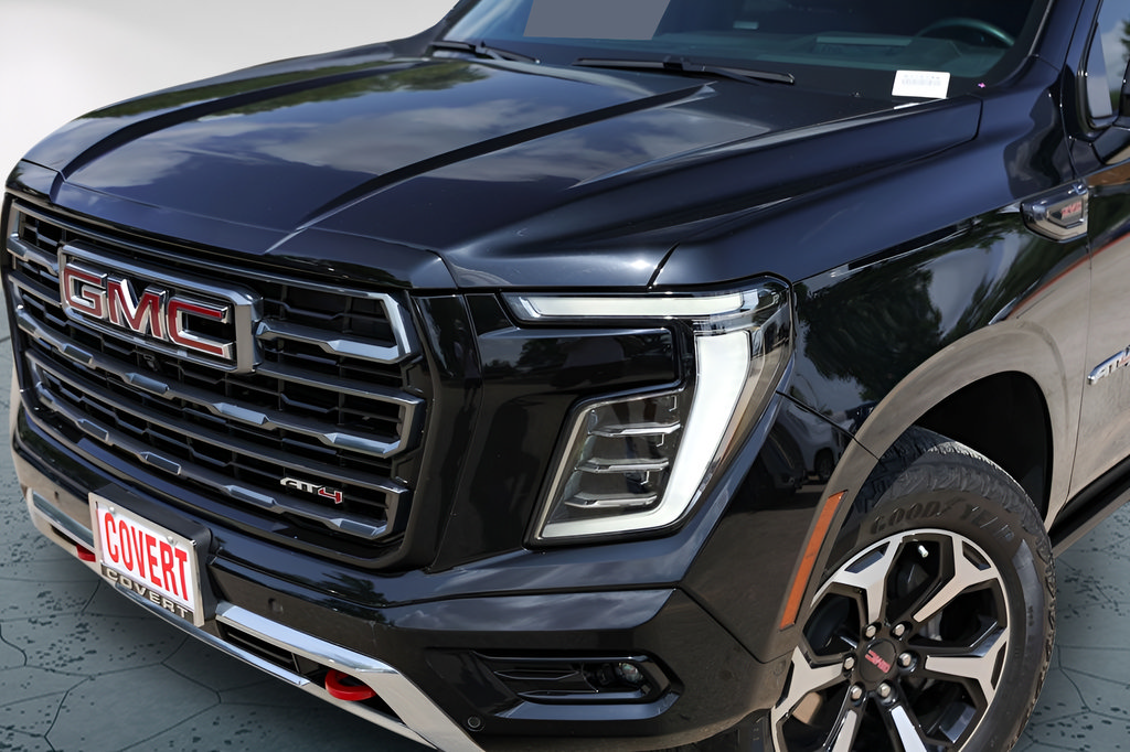 Used 2025 GMC Yukon AT4 w/ AT4 Premium Package AWD/4WD image 3