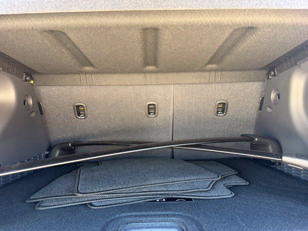 Used 2025 Hyundai Kona Limited FWD image 26