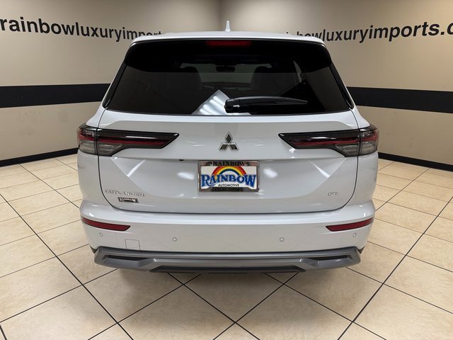 New 2025 Mitsubishi Outlander SE image 5