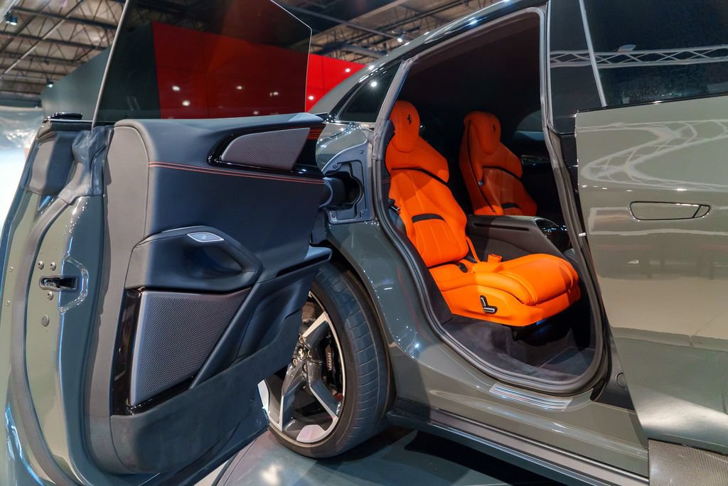 Certified 2025 Ferrari Purosangue AWD/4WD image 45