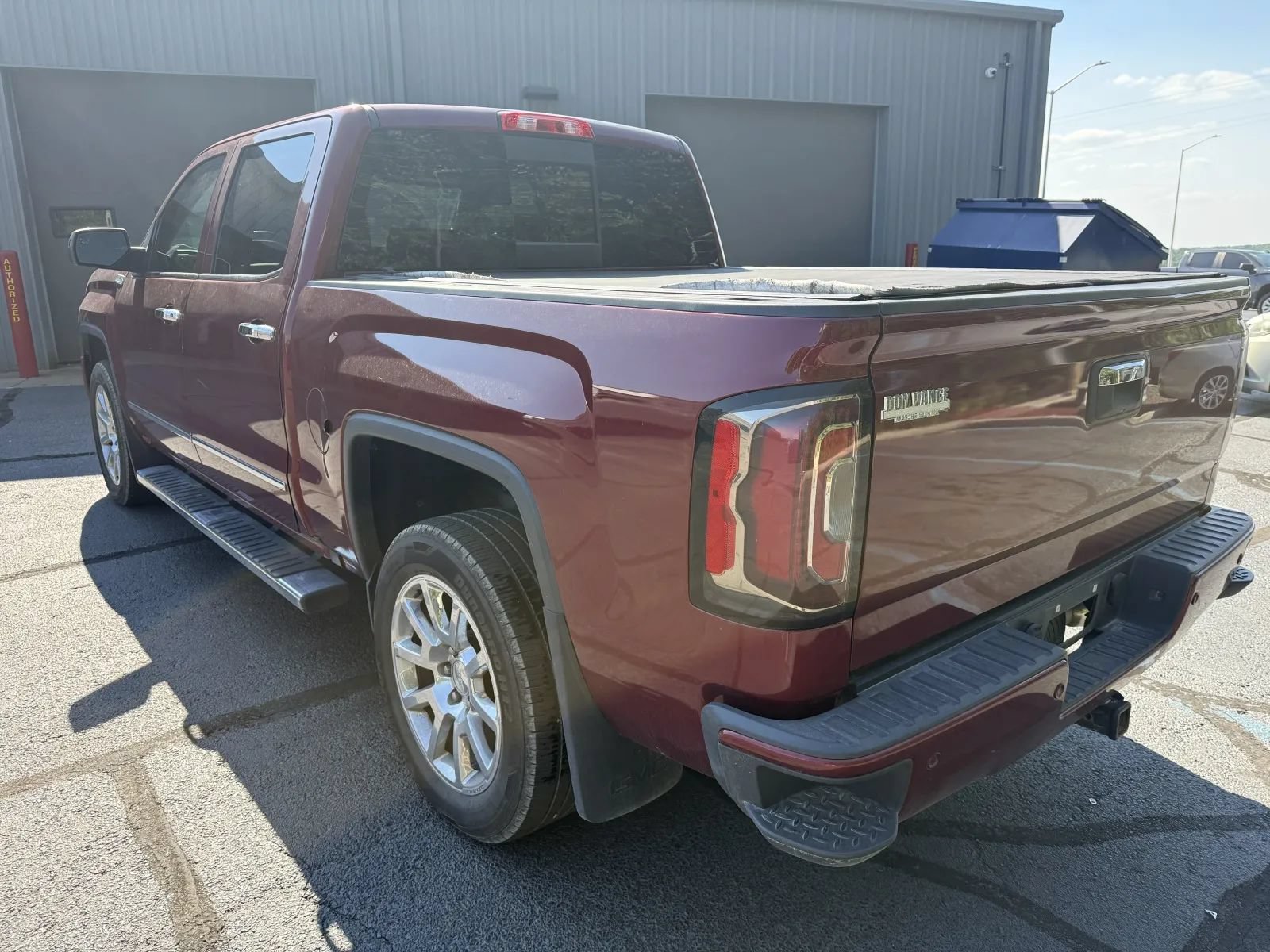 Used 2017 GMC Sierra 1500 Denali AWD/4WD image 2