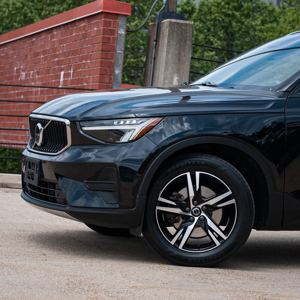 Certified 2023 Volvo XC40 B5 Core w/ Convenience Package AWD/4WD image 2