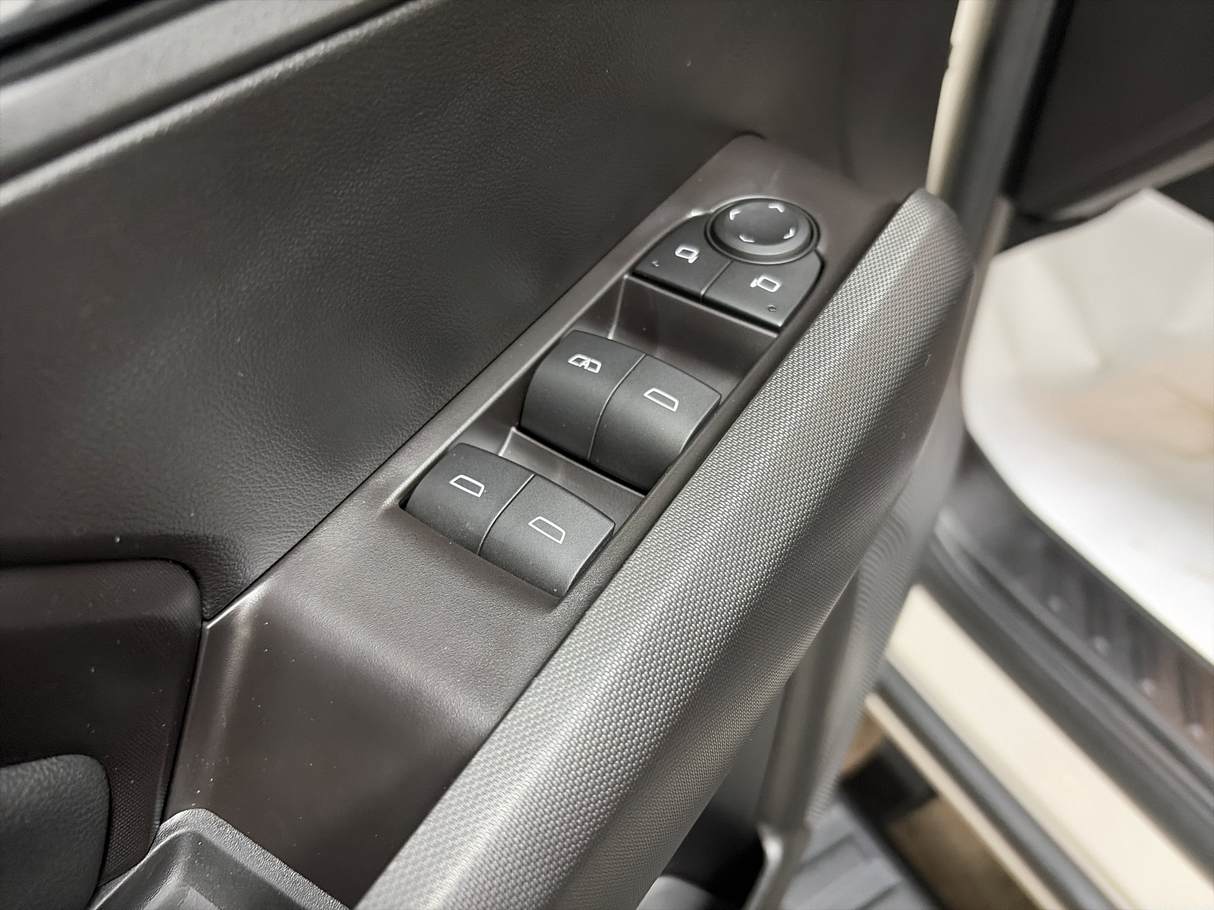 Used 2026 GMC Canyon Elevation w/ Convenience Package image 25