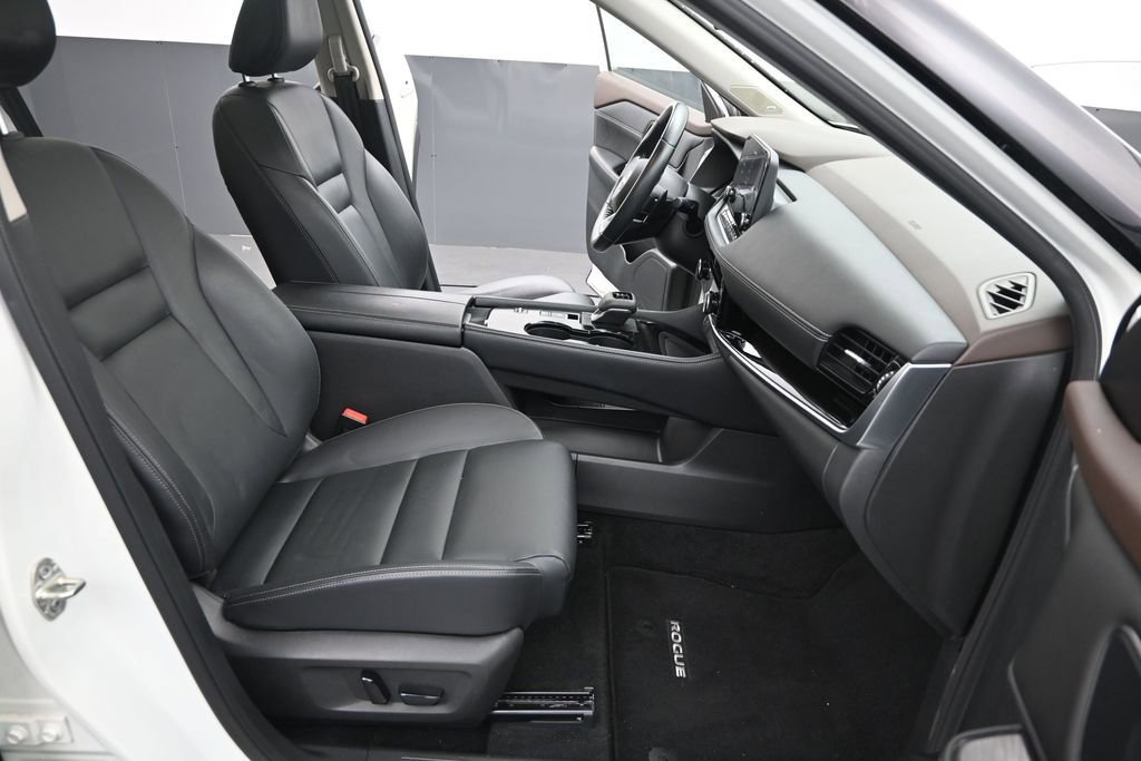 Used 2023 Nissan Rogue SL w/ SL Premium Package FWD image 25