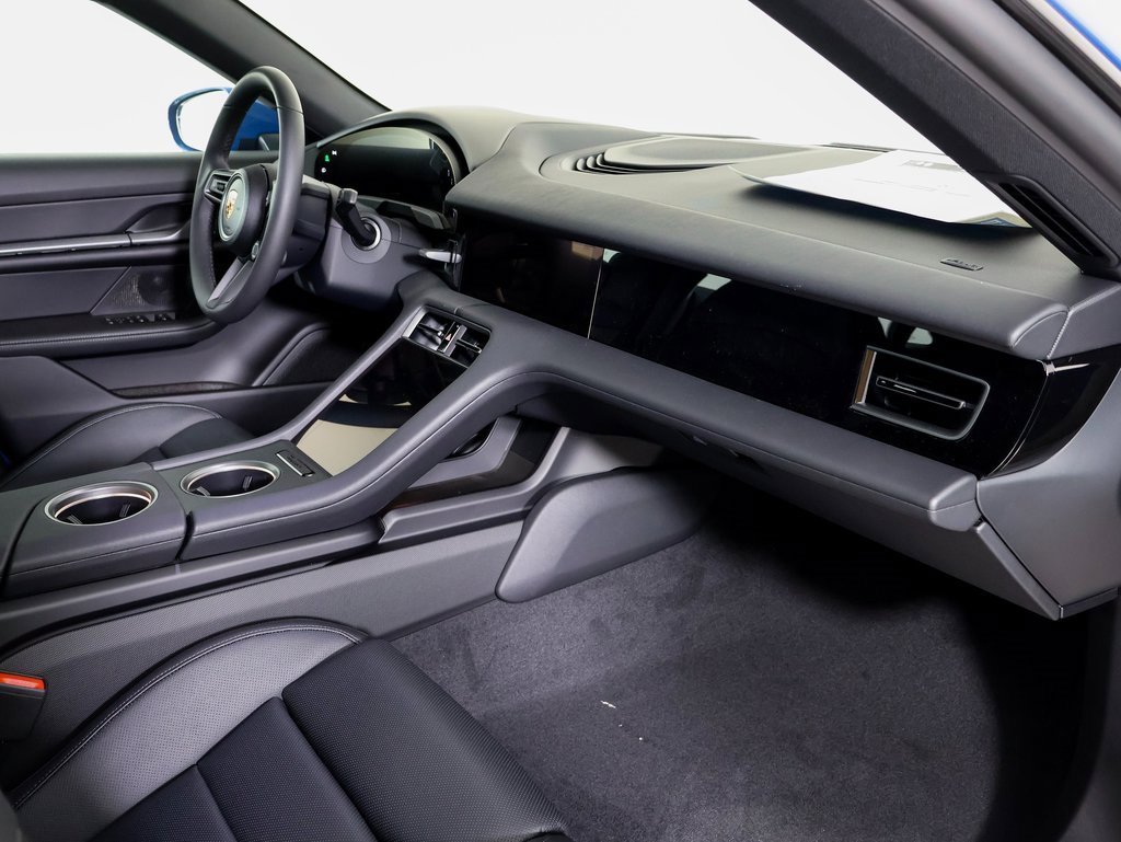 New 2025 Porsche Taycan image 7