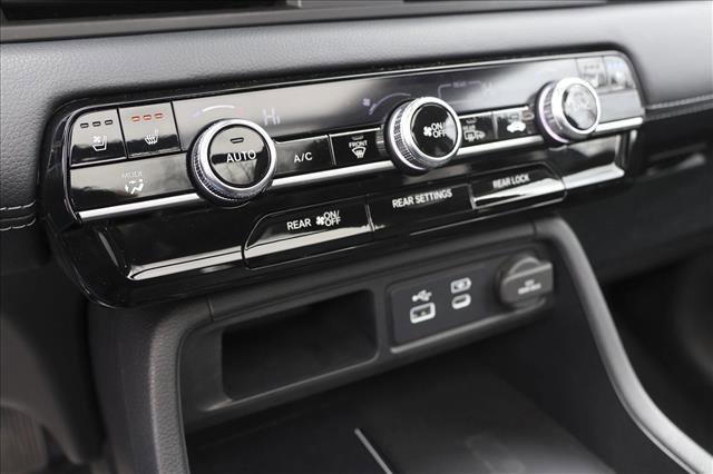 Used 2025 Honda Pilot Elite image 21