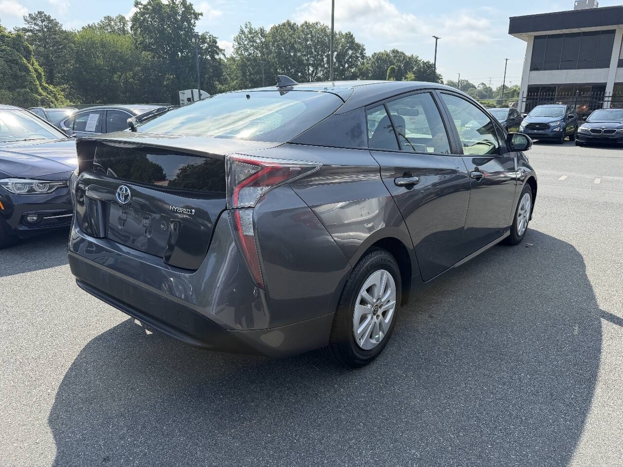 Used 2016 Toyota Prius Two FWD image 4
