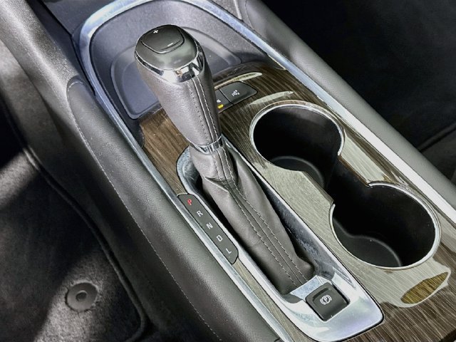Used 2020 Chevrolet Malibu Premier FWD image 19