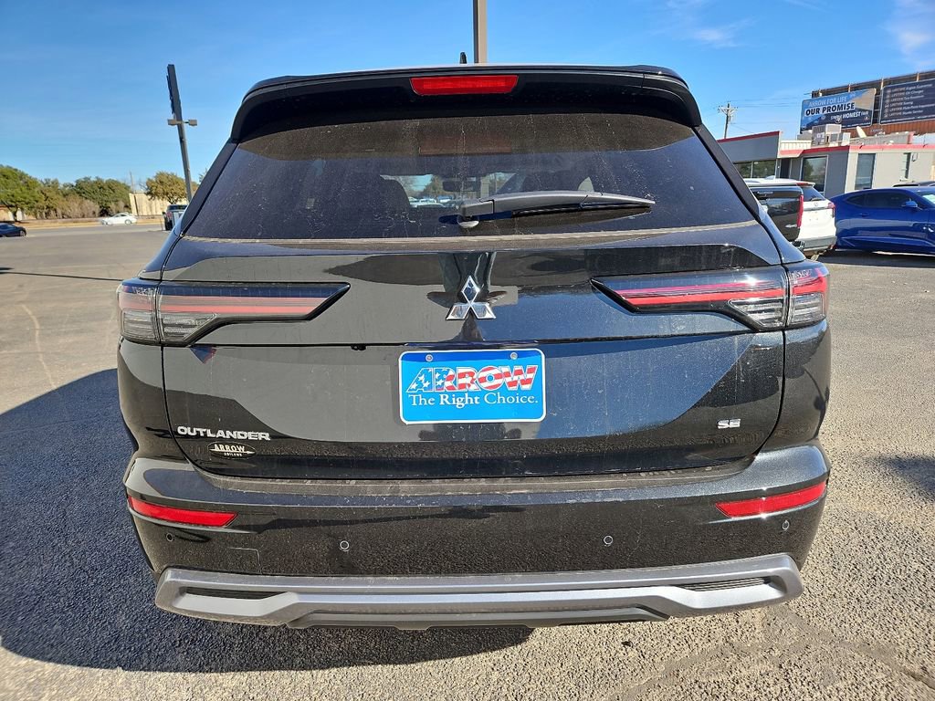 New 2026 Mitsubishi Outlander SE FWD image 11