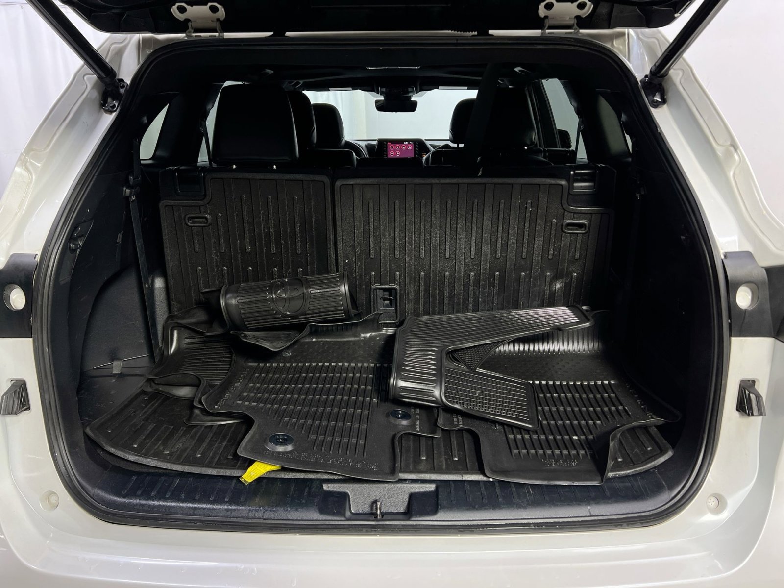 Used 2022 Toyota Highlander XSE image 31