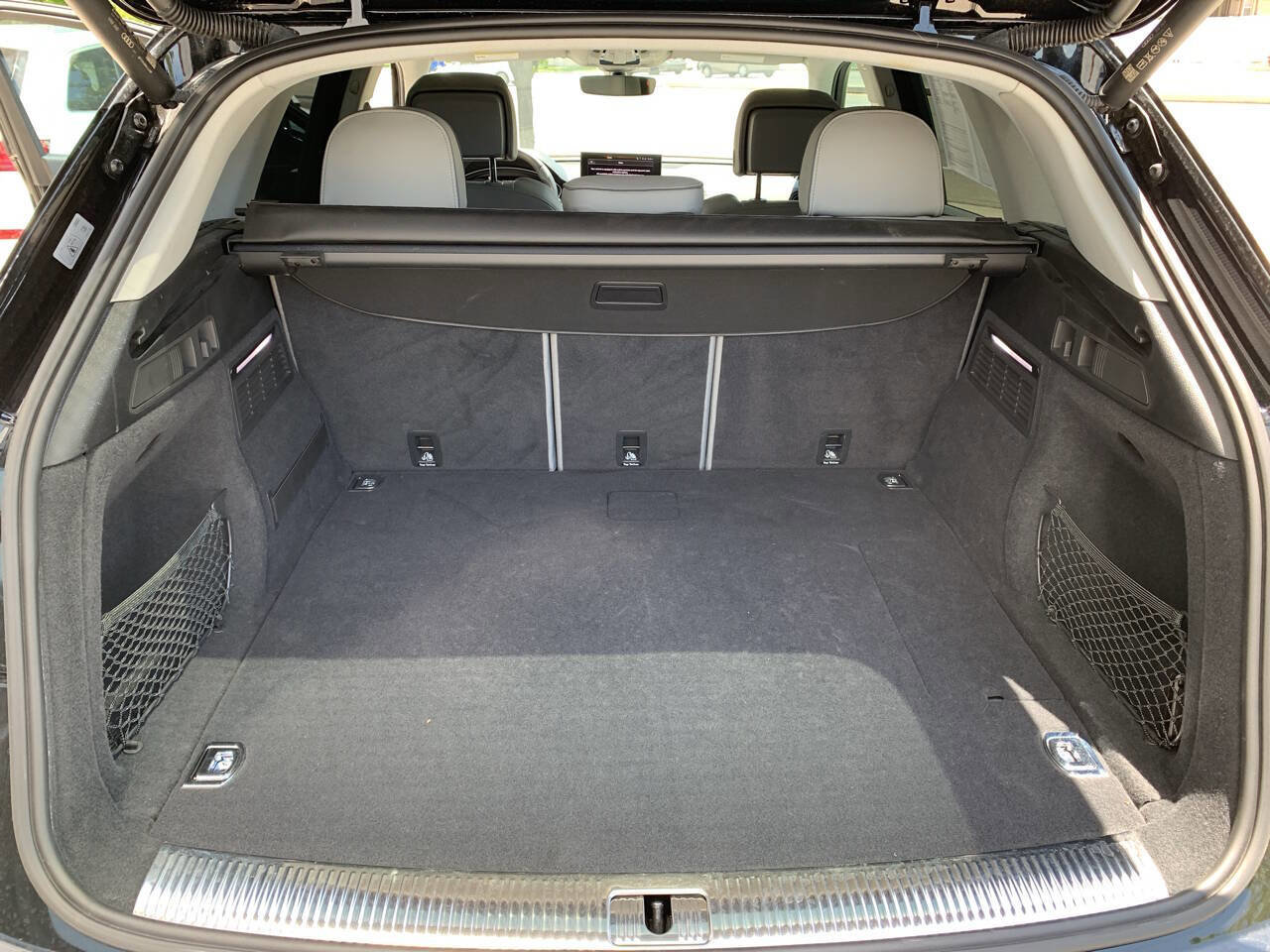 Used 2022 Audi Q5 e Premium image 11