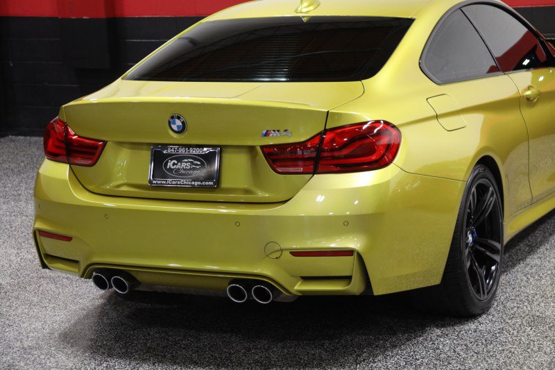 Used 2019 BMW M4 Coupe w/ Executive Package RWD image 30