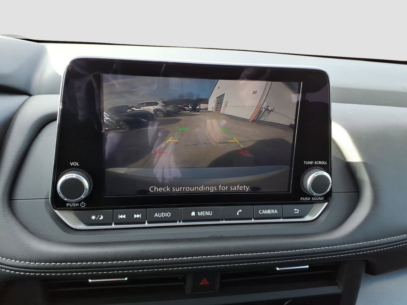 Used 2025 Nissan Rogue SV image 18