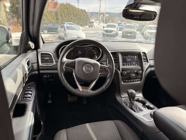 Used 2020 Jeep Grand Cherokee Laredo image 17