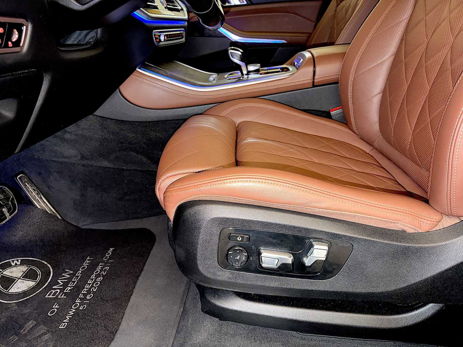 Used 2023 BMW X5 M50i w/ Parking Assistance Package image 10