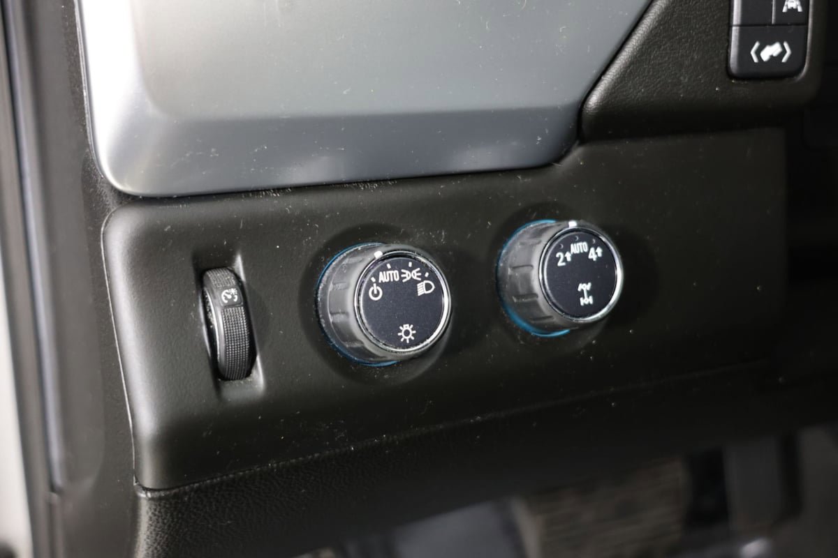 Used 2019 Chevrolet Suburban LT AWD/4WD image 18