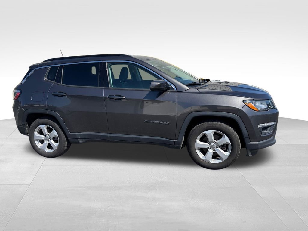 Used 2017 Jeep Compass Latitude image 10