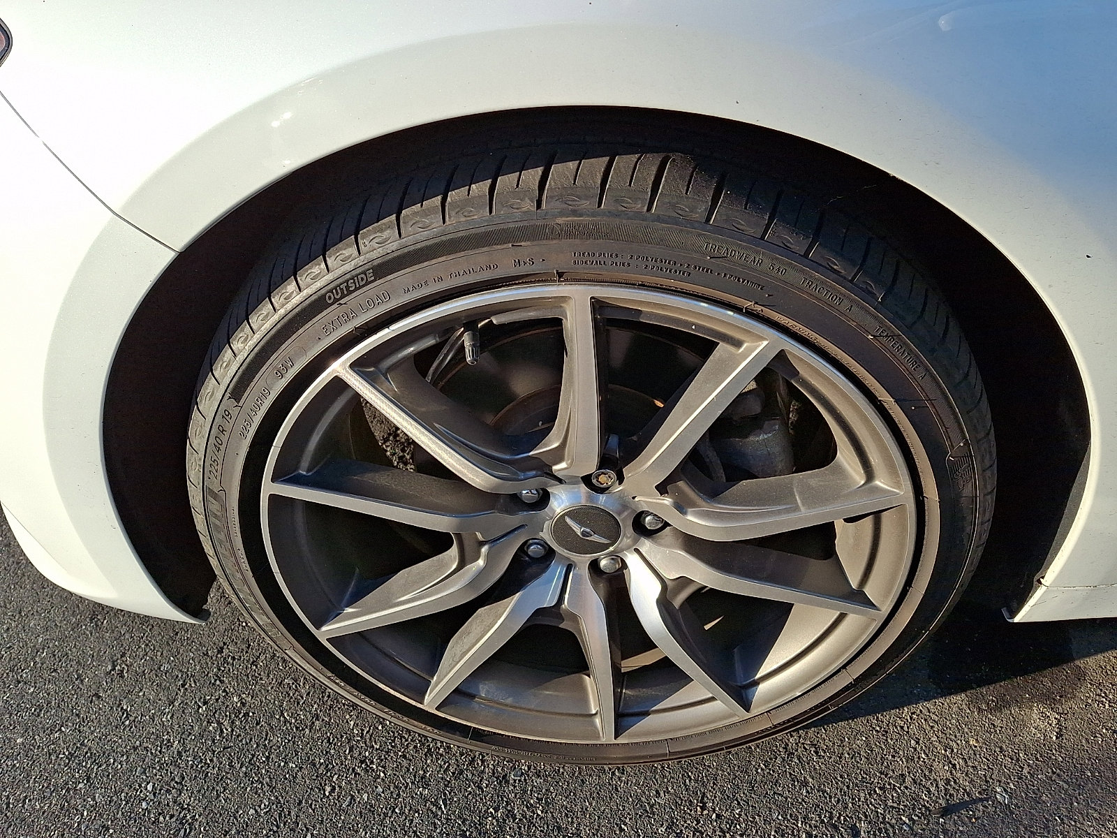 Used 2023 Genesis G70 2.0T AWD/4WD image 7