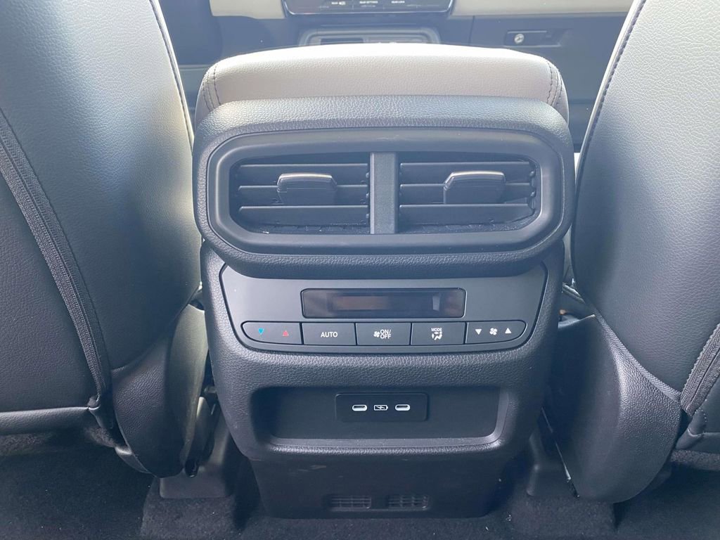 Certified 2025 Honda Pilot EX-L image 11
