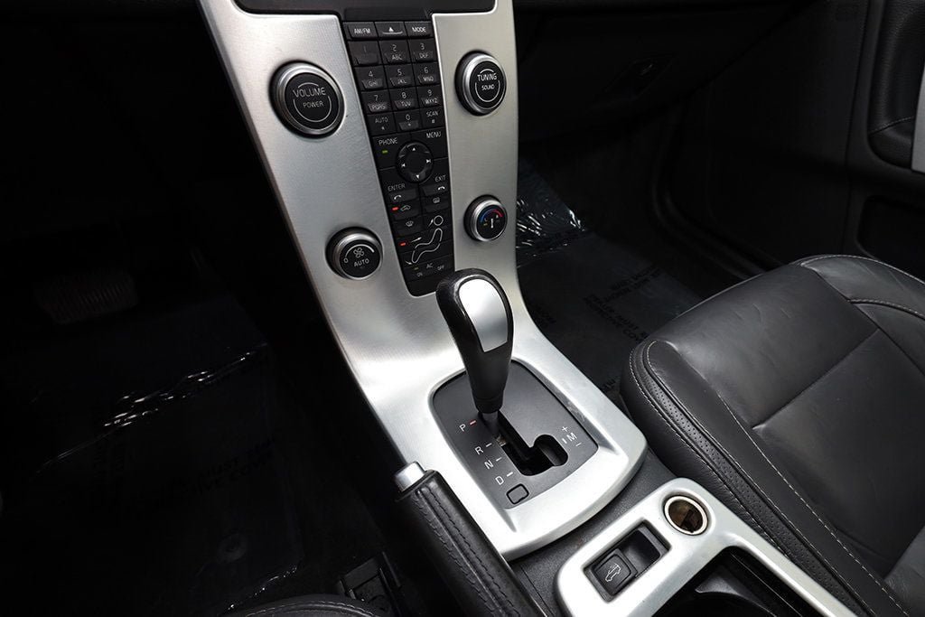 Used 2012 Volvo C70 T5 FWD image 38