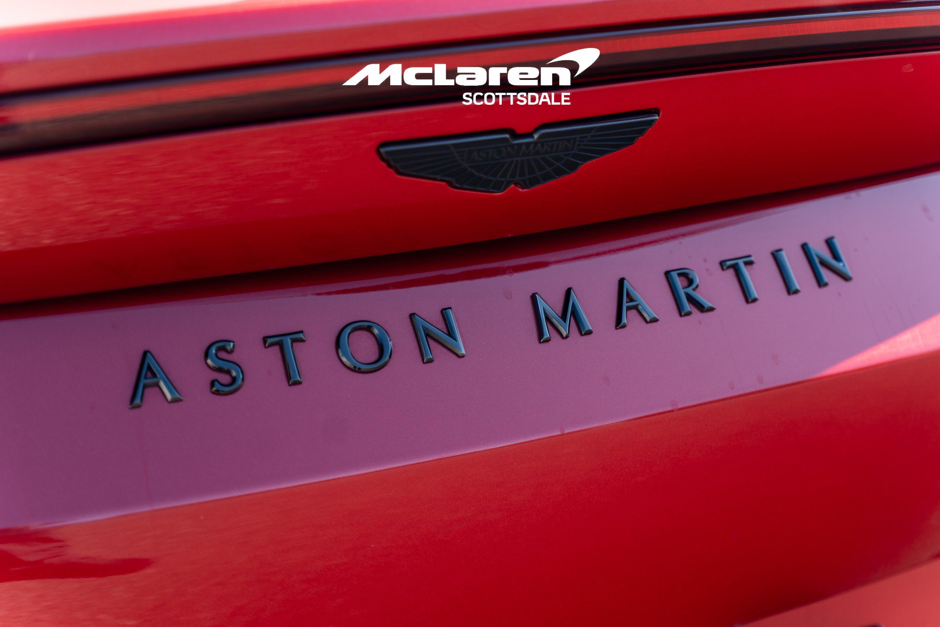 Used 2022 Aston Martin V8 Vantage Roadster RWD image 25
