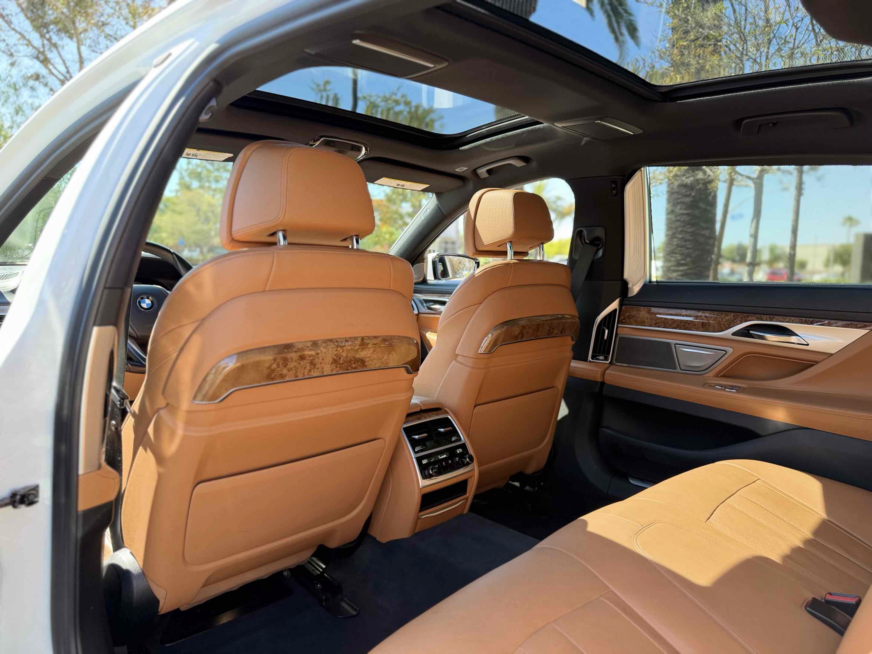Used 2018 BMW 740e xDrive AWD/4WD image 21