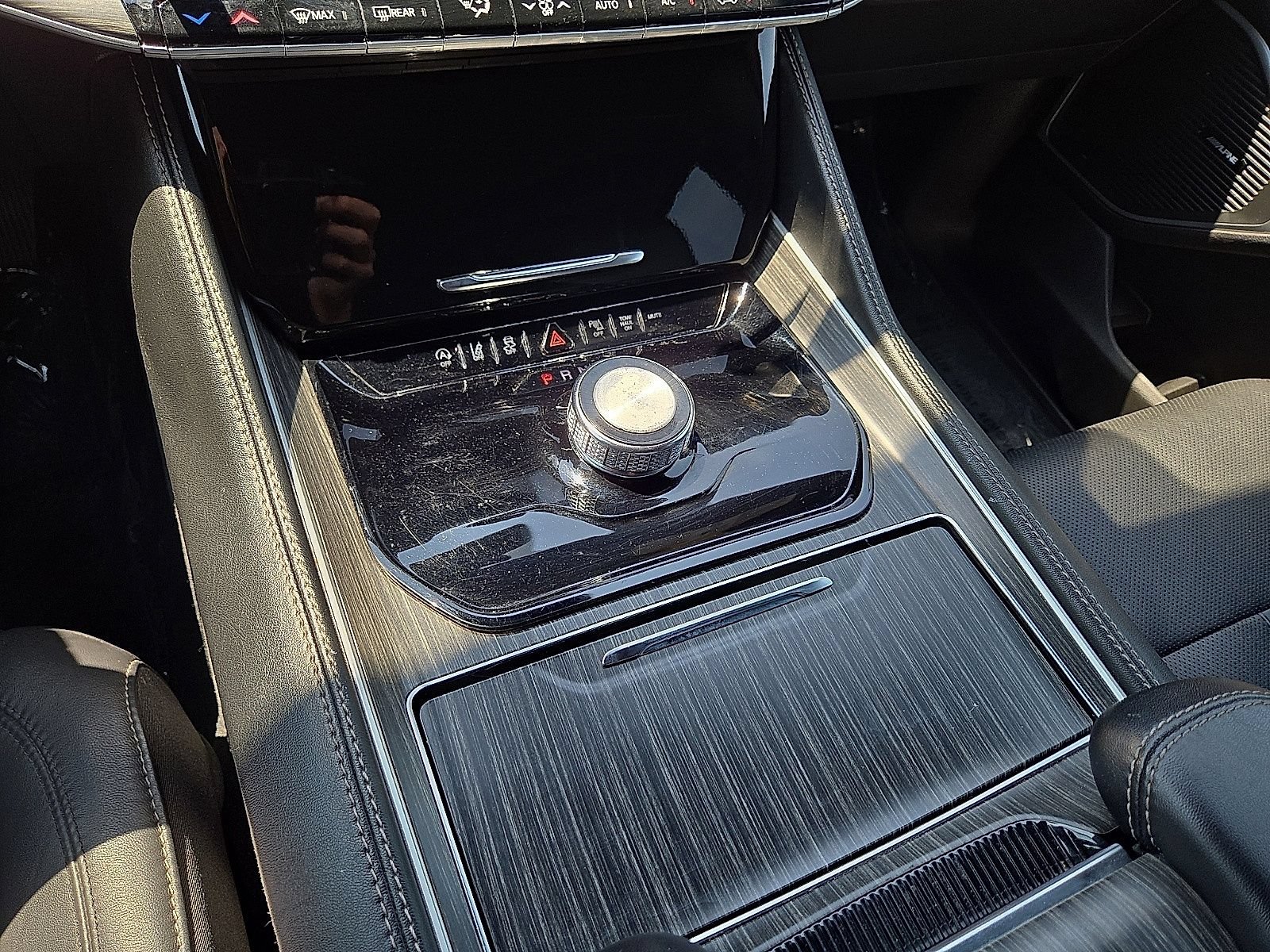 Used 2024 Jeep Wagoneer Series II w/ Flexible Seating Group RWD image 29