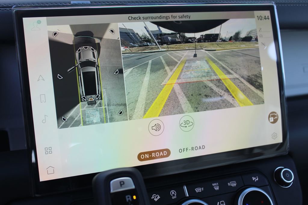 New 2026 Land Rover Defender 130 X-Dynamic SE image 17