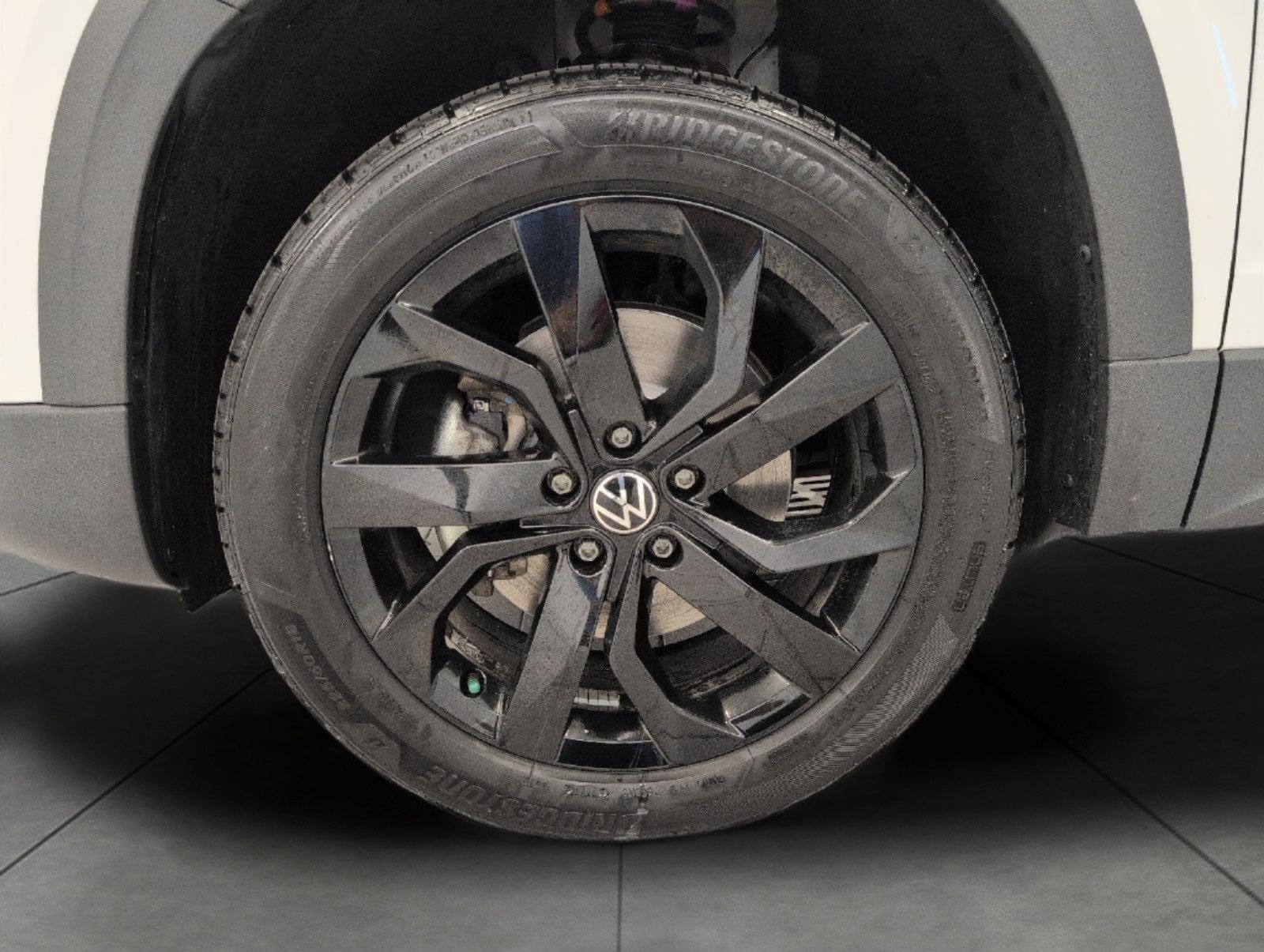 Used 2022 Volkswagen Taos SE AWD/4WD image 4