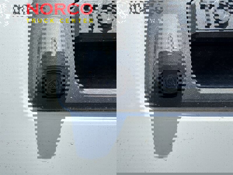 Used 2020 Toyota Tacoma SR image 12